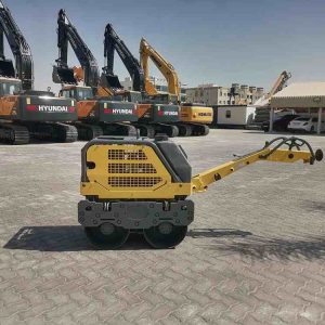 0.71 TON WALK BIHIND ROLLER WACKER RD7